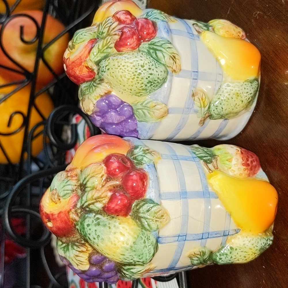 Fruit Gingham Salt Pepper Shakers 1994